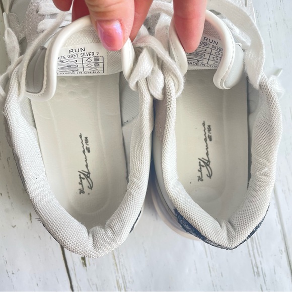 Vintage Havana RUN Sneakers - Picture 14 of 16